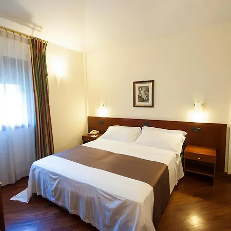 Rocca Conference Y Restaurante Hotel