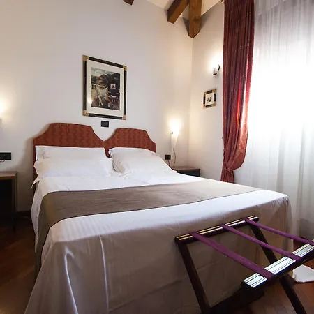 Rocca Conference Y Restaurante Hotel