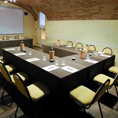 Hotel Rocca Conference Y Restaurante Bazzano