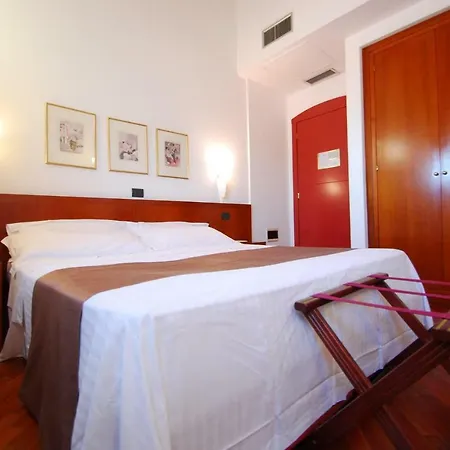 Hotel Rocca Conference Y Restaurante 4*