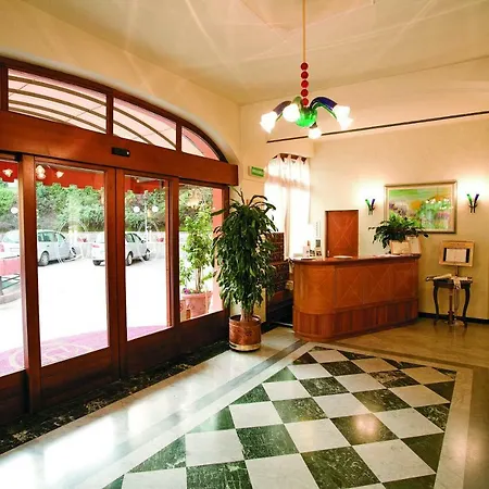 Rocca Conference Y Restaurante Hotel 4*
