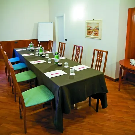 Rocca Conference Y Restaurante Hotel