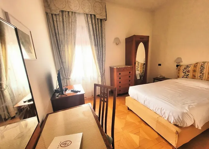 Rocca Conference & Restaurant מלון 4*