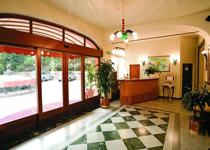 מלון Rocca Conference & Restaurant 4*