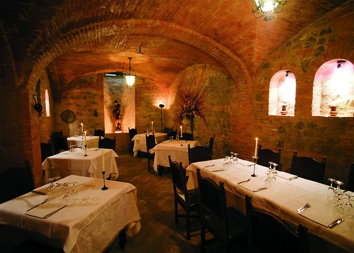 Rocca Conference & Restaurant מלון