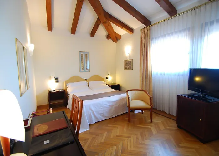 מלון Rocca Conference & Restaurant Bazzano