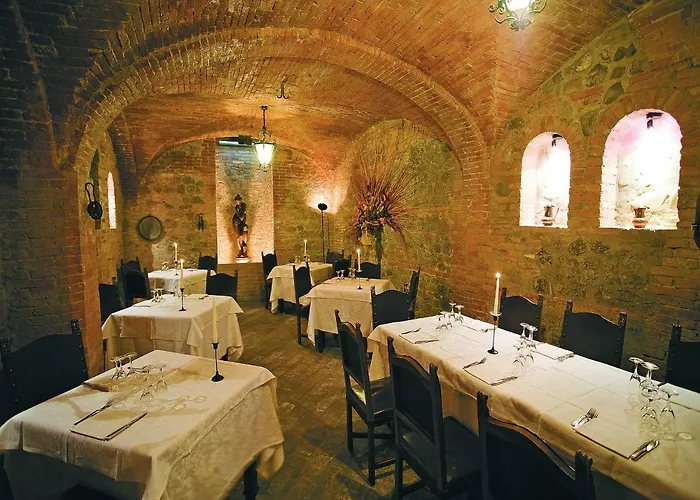 Rocca Conference & Restaurant מלון