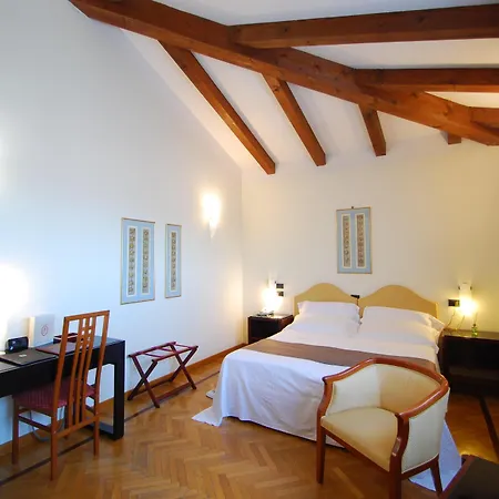 Rocca Conference & Restaurant Hotel