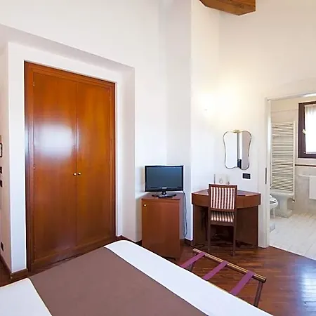 Rocca Conference & Restaurant 4*