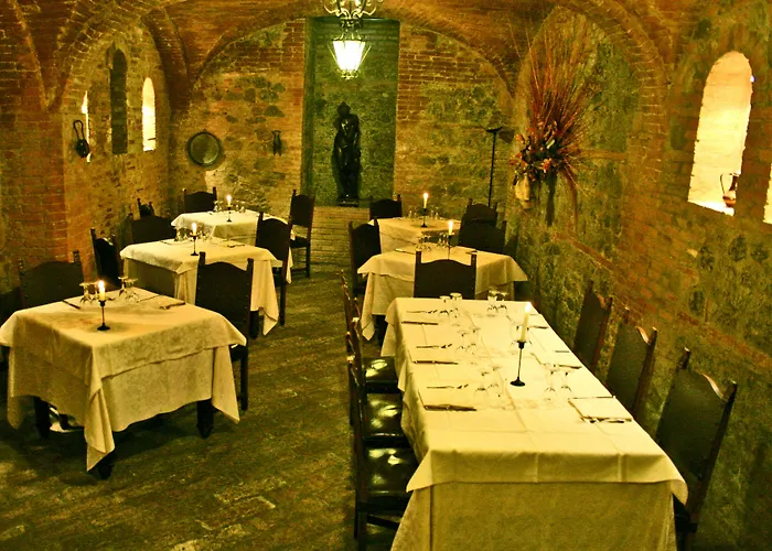 Rocca Conference & Restaurant Otel Bazzano