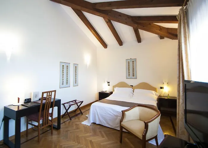 Rocca Conference & Restaurant 4*